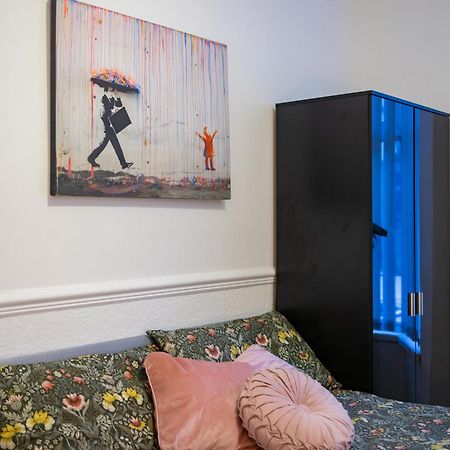Cozy Rooms In Shared Accommodation Near Anfield Stadium With Parking And Wifi Liverpool Exterior photo