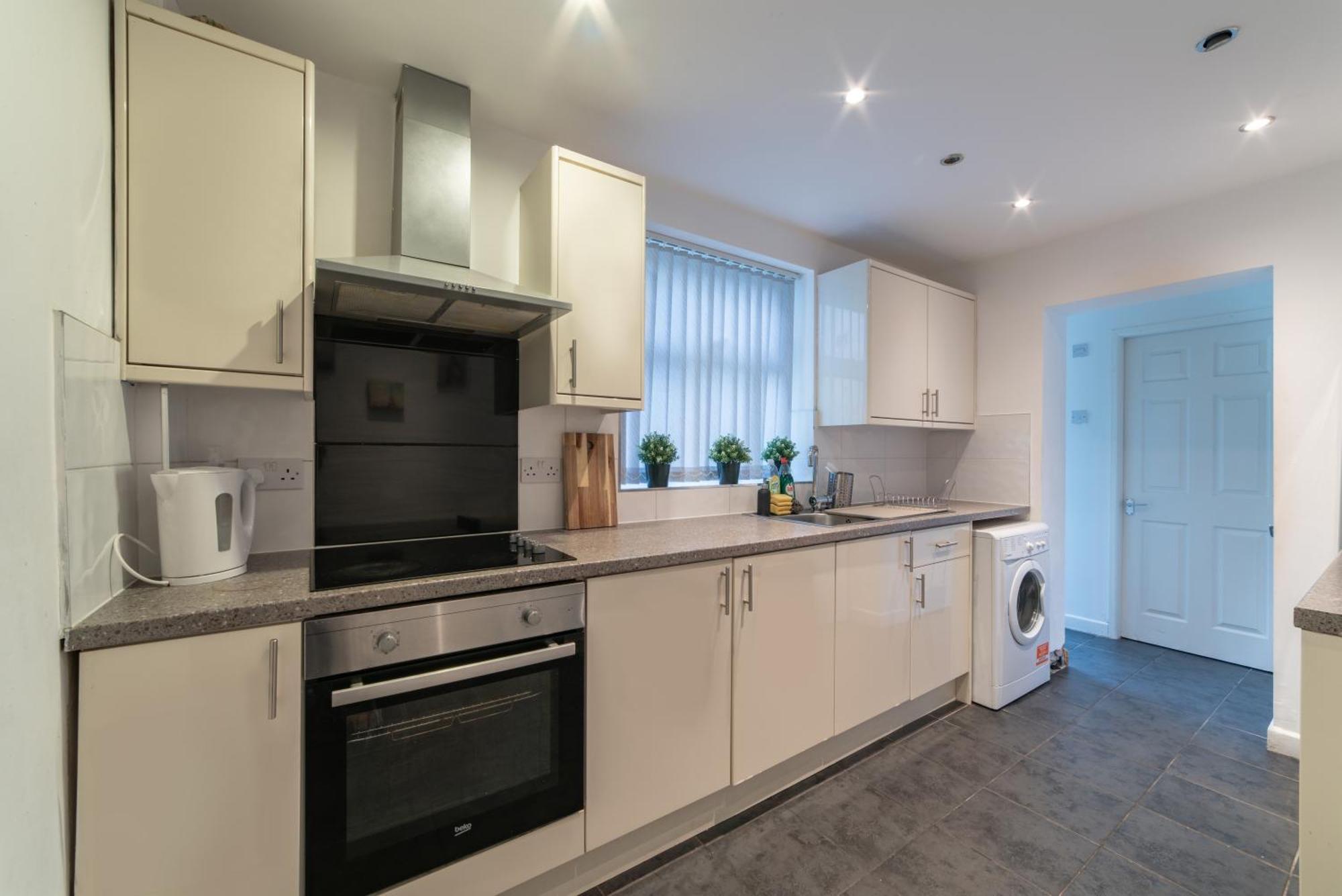 Cozy Rooms In Shared Accommodation Near Anfield Stadium With Parking And Wifi Liverpool Exterior photo